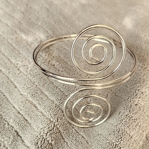 Silver arm band